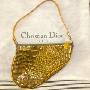100% AUTHENTIC DIOR EMBOSSED LEATHER SADDLE! 💛💚